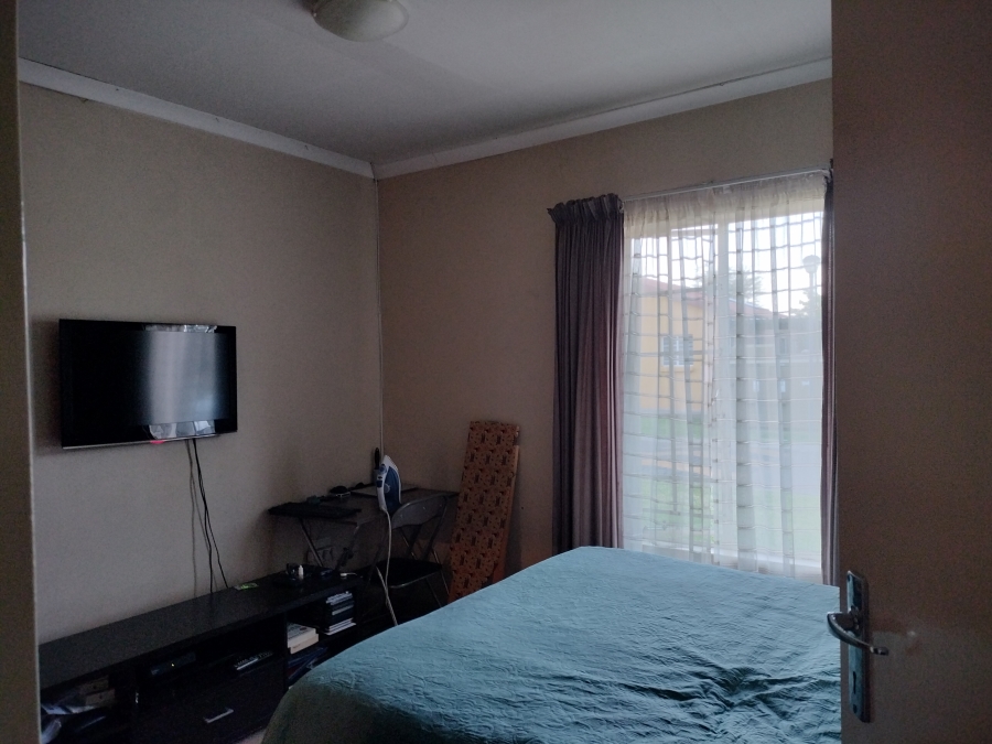 To Let 3 Bedroom Property for Rent in Waterval East North West